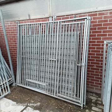 4x 2m deur spijlen 5cm met voederluik beschikbaar voor biedingen