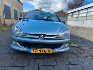 Peugeot 206 1.6 16V CC 2004 Grijs beschikbaar voor biedingen