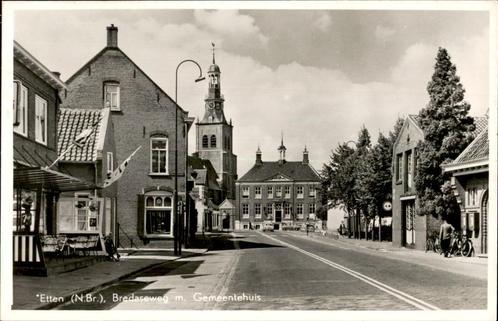 Etten Bredaseweg met gemeentehuis, Verzamelen, Ansichtkaarten | Nederland, Ongelopen, Noord-Brabant, 1940 tot 1960, Verzenden