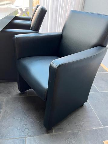 6 zwarte rollende eetkamerstoelen beschikbaar voor biedingen