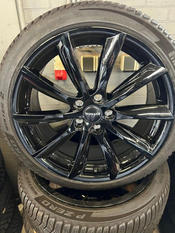 Tesla model 3, Auto-onderdelen, Banden en Velgen, Banden en Velgen, Winterbanden, 19 inch, 235 mm, Personenwagen, Nieuw, Ophalen of Verzenden