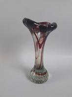 Vintage rood/blank glazen vaasje, Antiek en Kunst, Antiek | Vazen, Ophalen of Verzenden