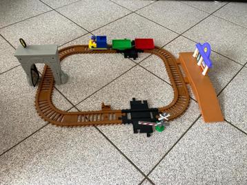 Paw Patrol treinbaan met elektrische trein (op baterijen) beschikbaar voor biedingen