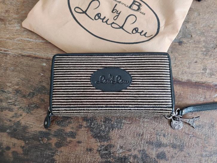 Lou Lou portemonnee - dubbel rits en pony hair streep., Sieraden, Tassen en Uiterlijk, Portemonnees, Nieuw, Overige merken, Beige