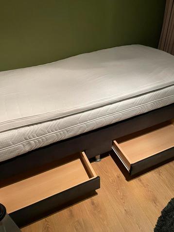1 persoons boxspring met lades eronder beschikbaar voor biedingen