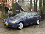 BMW 5-serie Touring 520i Corporate Lease Business Line NAP!, Auto's, Zwart, 4 cilinders, 1535 kg, Blauw