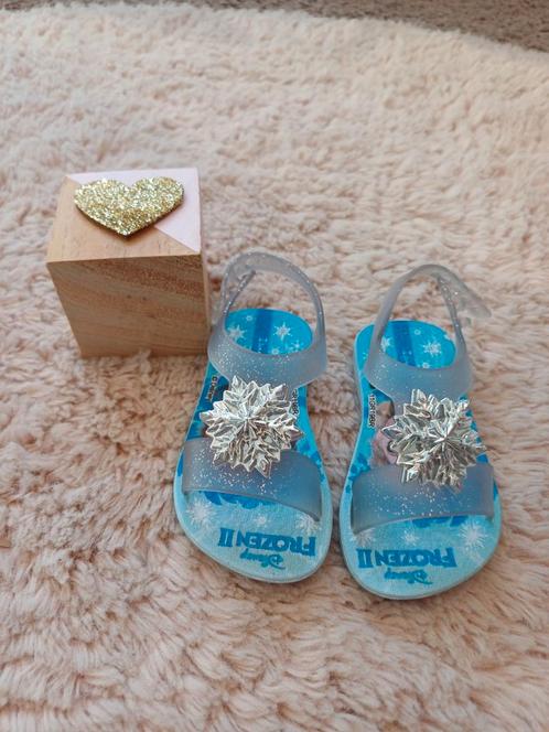 Ipanema Frozen Disney Elsa & Anna sandalen blauw met zilvere, Kinderen en Baby's, Babykleding | Schoentjes en Sokjes, Zo goed als nieuw