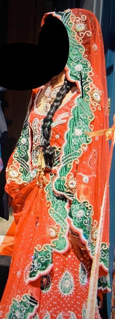 Indiase Ghagra lehenga choli maat 34 trouwjurk/bruidsjurk, Kleding | Dames, Trouwkleding en Trouwaccessoires, Zo goed als nieuw