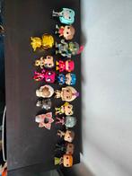 Bonte verzameling figurines en funko's, Ophalen