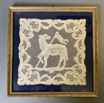 Antiek Agnus Dei Kantwerk dentelle de Paris beschikbaar voor biedingen