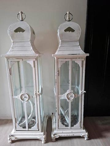 2 PRACHTIGE GROTE WINDLICHTEN / LANTAARN in nieuwstaat beschikbaar voor biedingen
