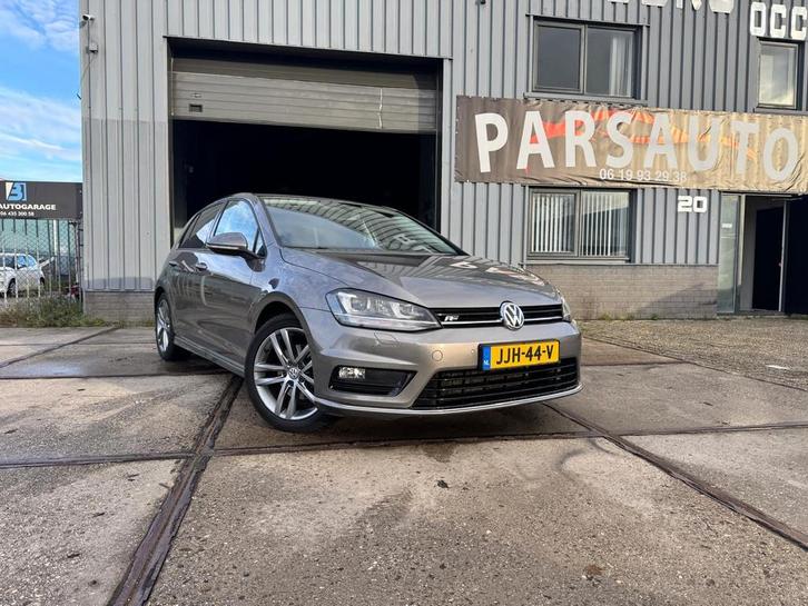 Volkswagen GOLF 1.4 TSI Connected Series, Auto's, Volkswagen, Bedrijf, Te koop, Golf, ABS, Achteruitrijcamera, Airbags, Airconditioning