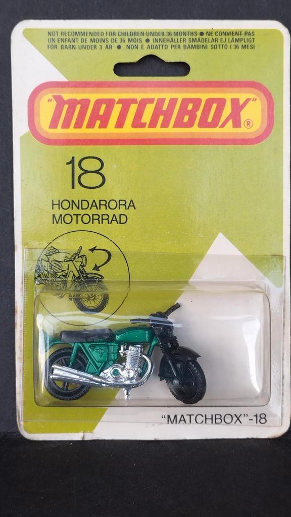 Honda CB 750 Hondarora 3inch Matchbox German card Pol, Hobby en Vrije tijd, Modelauto's | Overige schalen, Zo goed als nieuw, Verzenden