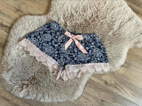 Super mooi pyama shortje van Hunkemöller maat S, Kleding | Dames, Pyjama's, Zo goed als nieuw, Maat 36 (S), Ophalen of Verzenden