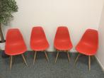4 stoeltjes rood evt 2 extra beschikbaar, Vijf, Zes of meer stoelen, Gebruikt, Hout, Ophalen