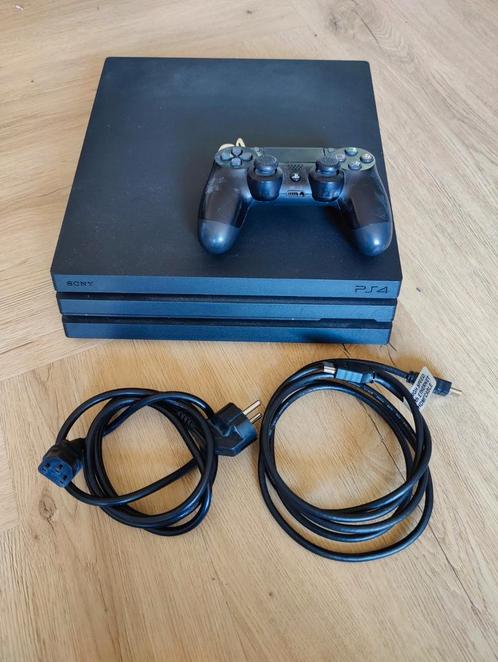 Playstation 4 Pro (2 controllers & Ratchet and Clank), Spelcomputers en Games, Spelcomputers | Sony PlayStation 4, Zo goed als nieuw