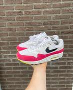 Nike Air Max 1 Pink Rush, Kleding | Heren, Schoenen, Overige kleuren, Nike, Ophalen of Verzenden, Sneakers of Gympen