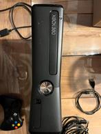 Xbox 360 met 2 controllers, Spelcomputers en Games, Ophalen, Met kinect, Met 2 controllers, Gebruikt