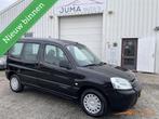 Citroen Berlingo combi 1.4i Cinqspace Club, Airco , APK 2027, Auto's, Citroën, Stof, 4 cilinders, Zwart, Handgeschakeld
