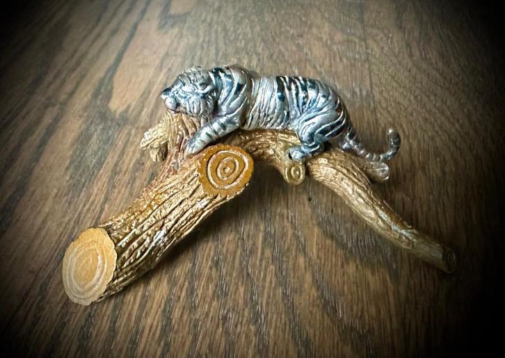 Zilver Antiek 800 boomstronk brons Koud geschilderd tijger, Antiek en Kunst, Antiek | Goud en Zilver, Zilver, Verzenden