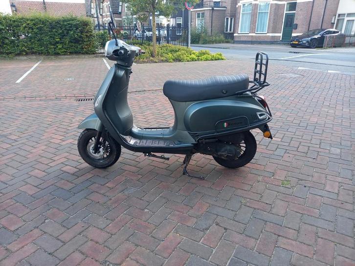 Agm Vx50 Vespa model snorscooter, Fietsen en Brommers, Snorfietsen en Snorscooters, Zo goed als nieuw, Overige merken, Benzine