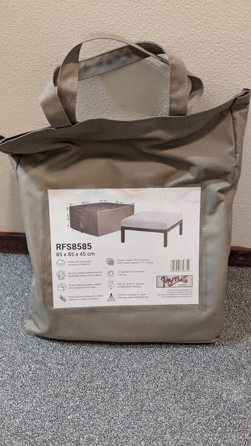 Raffles buitenhoes voor een hocker beschikbaar voor biedingen