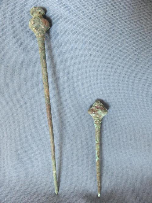 Haarnaalden uit de bronstijd - ca. 3000 jaar oud - bodemvond, Antiek en Kunst, Antiek | Koper en Brons, Brons, Ophalen of Verzenden
