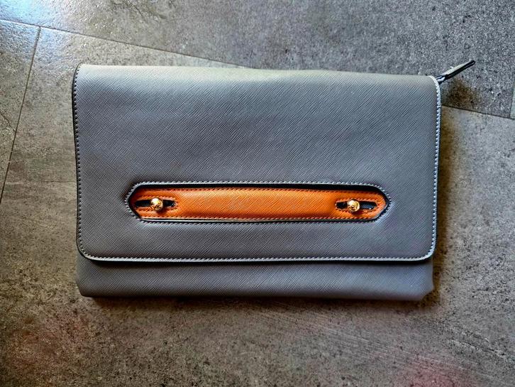 NWT Dudlin dames leren schoudertas, Sieraden, Tassen en Uiterlijk, Tassen | Damestassen, Nieuw, Schoudertasje, Bruin, Ophalen of Verzenden