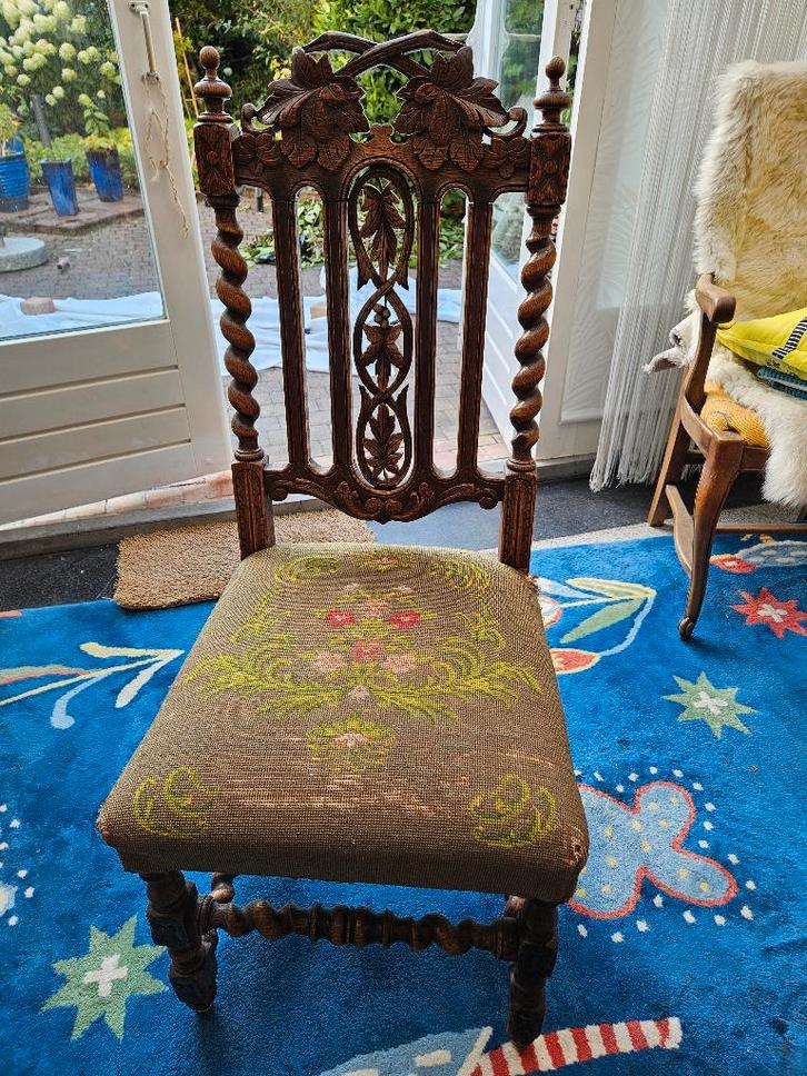 antieke stoel met geborduurde zitting, Antiek en Kunst, Antiek | Meubels | Stoelen en Banken, Ophalen