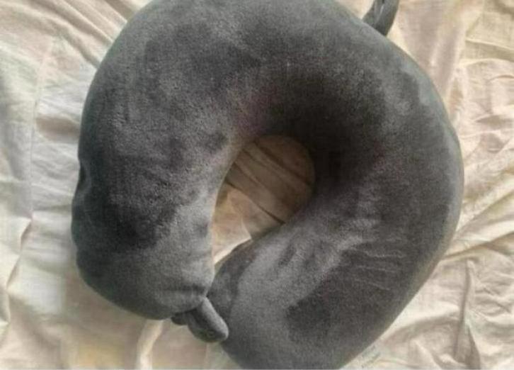 Zacht grijs U-vormig reiskussen / nekkussen, Huis en Inrichting, Woonaccessoires | Kussens, Nieuw, Grijs, Vierkant, Ophalen of Verzenden