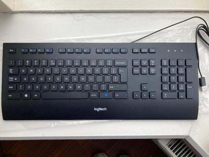Toetsenbord Logitech (nieuw), Computers en Software, Toetsenborden, Nieuw, Qwerty, Bedraad, Ophalen of Verzenden