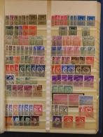 NED.INDIË/ iets INDONESIA - klein kavel - (K98), Postzegels en Munten, Postzegels | Volle albums en Verzamelingen, Verzenden, Buitenland