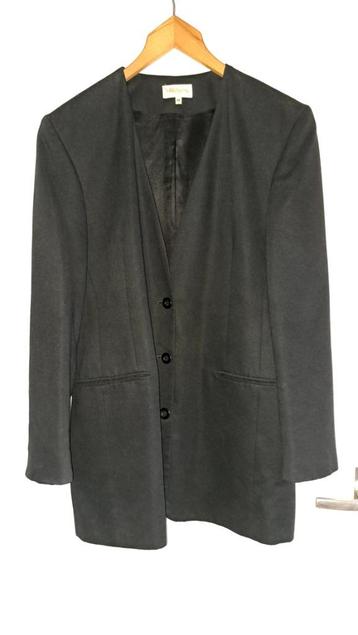 Mooie zwarte blazer / jasje (maat 40) beschikbaar voor biedingen