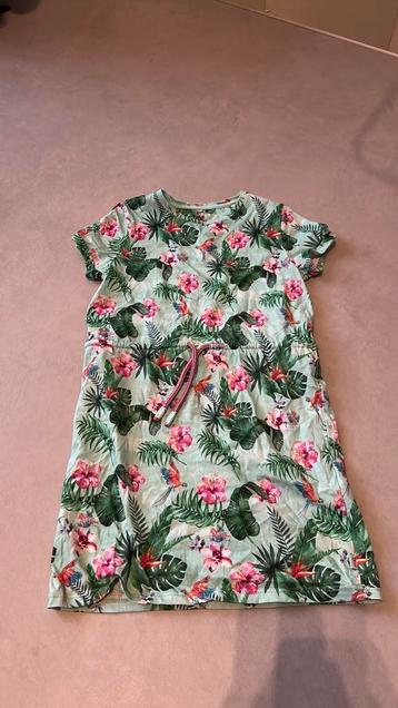 Groen jungle jurkje 134/140 van WE Fashion beschikbaar voor biedingen