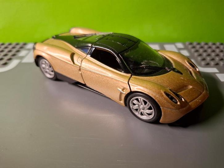 Welly - Pagani Huayra [goud] 1/38 1, Hobby en Vrije tijd, Modelauto's | Overige schalen, Gebruikt, Auto, Ophalen of Verzenden
