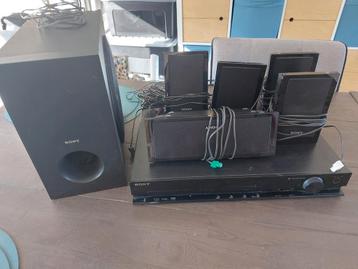 Sony radio, cd, dvd en surround sound met kabels beschikbaar voor biedingen