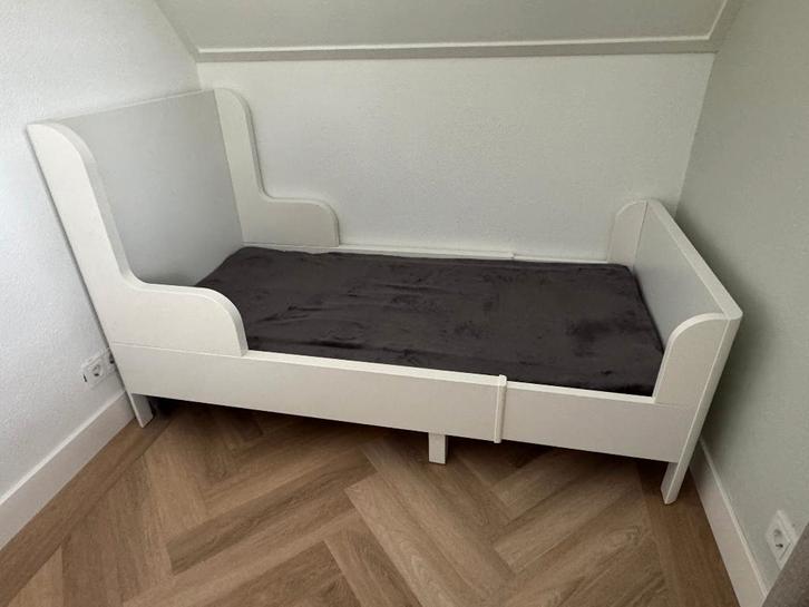 Ikea (meegroei) kinderbed 'Busunge' wit, Kinderen en Baby's, Kinderkamer | Bedden, Gebruikt, 180 cm of meer, 70 tot 85 cm, Matras