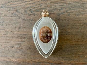 ANTIEK PARFUMFLESJE gouden etiket + dop 14 krt - WD014 beschikbaar voor biedingen