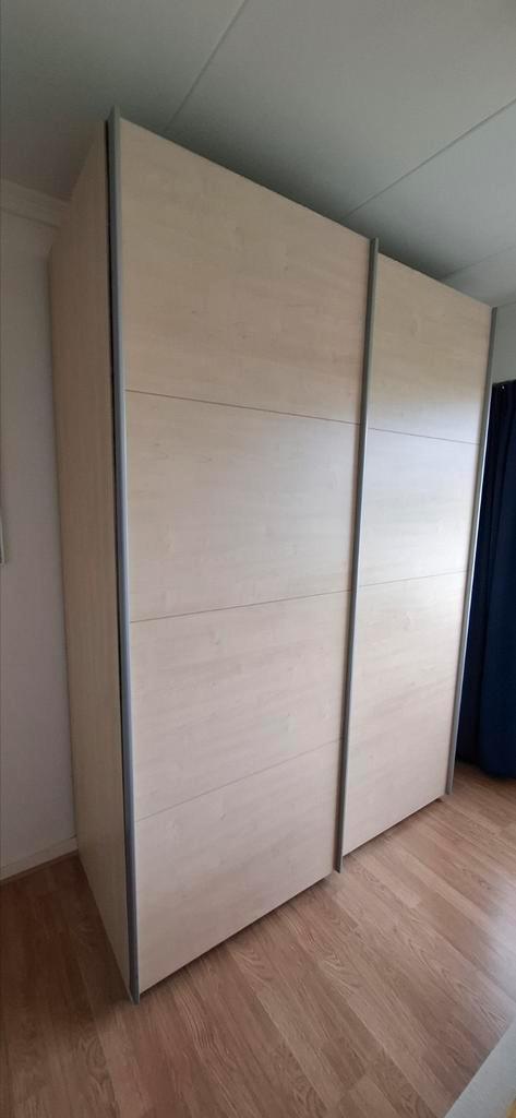 Kledingkast - zeer goede staat, schuifdeuren, Huis en Inrichting, Kasten | Kledingkasten, Zo goed als nieuw, 200 cm of meer, 50 tot 75 cm