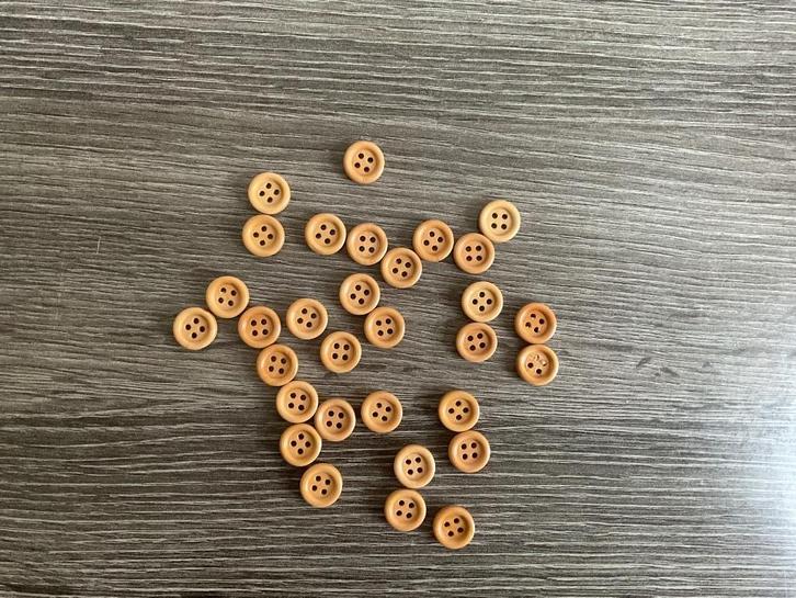 K 32) Aanbieding mooie blank houten knoopjes 30 voor 3,50, Hobby en Vrije tijd, Naaien en Fournituren, Nieuw, Knoop of Knopen