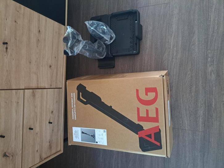 AEG 8000 wet & dry stofzuiger ( draadloos), Witgoed en Apparatuur, Stofzuigers, Nieuw, Stofzuiger, Minder dan 1200 watt, Ophalen of Verzenden