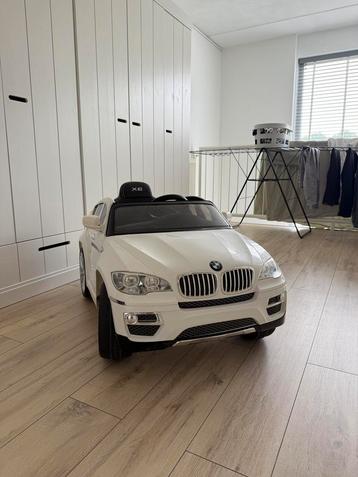 BMW x6 - elektrische - Speelgoed beschikbaar voor biedingen