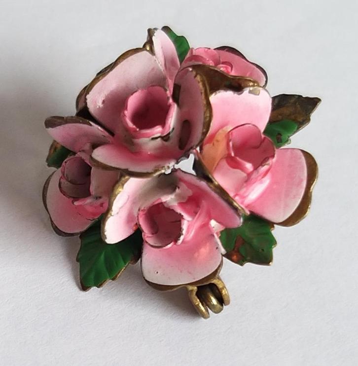 Antieke kleine roze rozen broche, Sieraden, Tassen en Uiterlijk, Antieke sieraden, Broche, Overige materialen, Ophalen of Verzenden