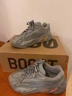 Jeezy Boost 700 v2, maat 37 1/3, Ophalen, Sneakers of Gympen, Grijs, Gedragen
