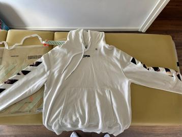 Off white trui  beschikbaar voor biedingen