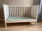 Ledikant IKEA sundvik wit inclusief matras, Kinderen en Baby's, Kinderkamer | Bedden, Gebruikt, Minder dan 70 cm, Minder dan 140 cm