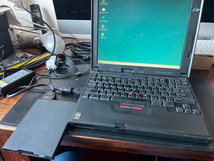 IBM Thinkpad 560 - Vintage Laptop Windows 98, Computers en Software, Vintage Computers, Ophalen of Verzenden