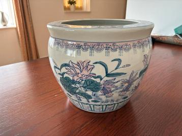 Decoratieve Bloempot met Aziatisch Motief beschikbaar voor biedingen