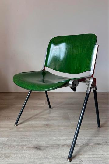 8 Castelli vintage stoelen beschikbaar voor biedingen