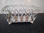 Decoratieve metalen mand met hartjes, Overige materialen, Mand, Rond, Ophalen of Verzenden